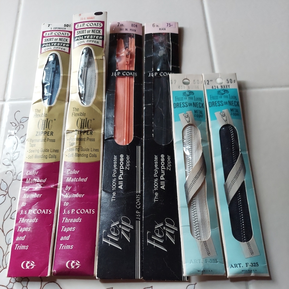 Vintage Lot Of 6 Zippers Skirt Neck Flex Zip  JP Coats Fruit Loom New In Package